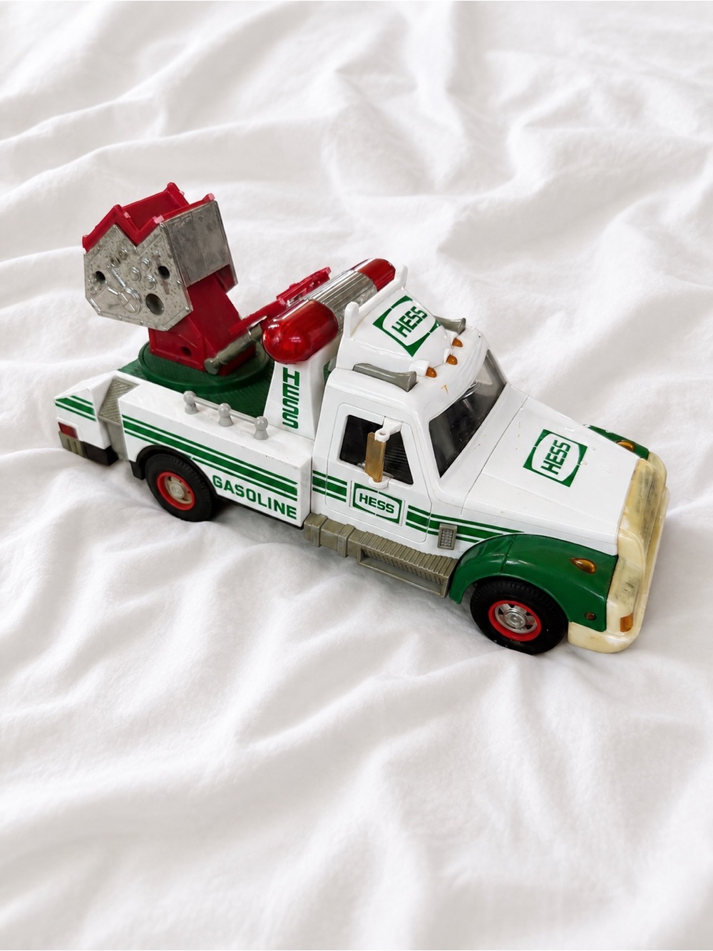 Hess White & Green Gasoline Tow Truck Toy